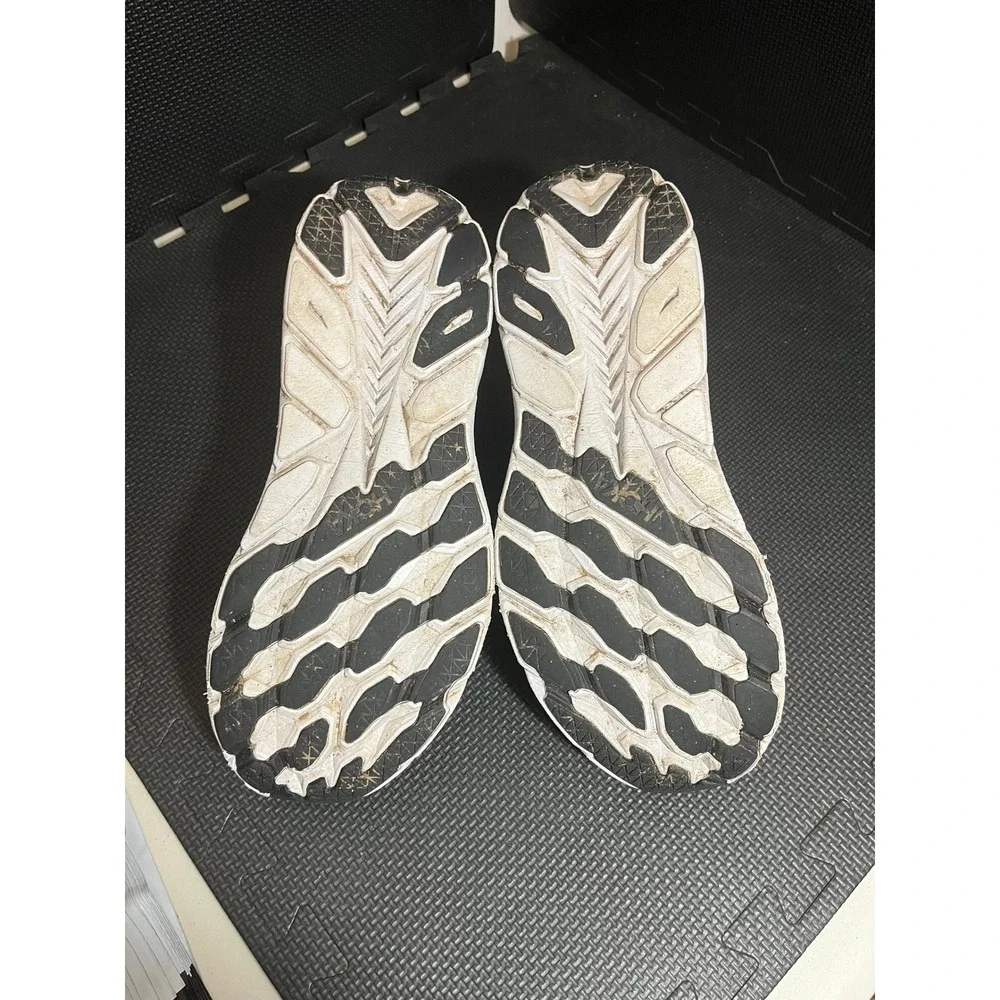 Hoka One One Men's Clifton‎ 8 Size US 12 D Black White 1119393 Running Shoes